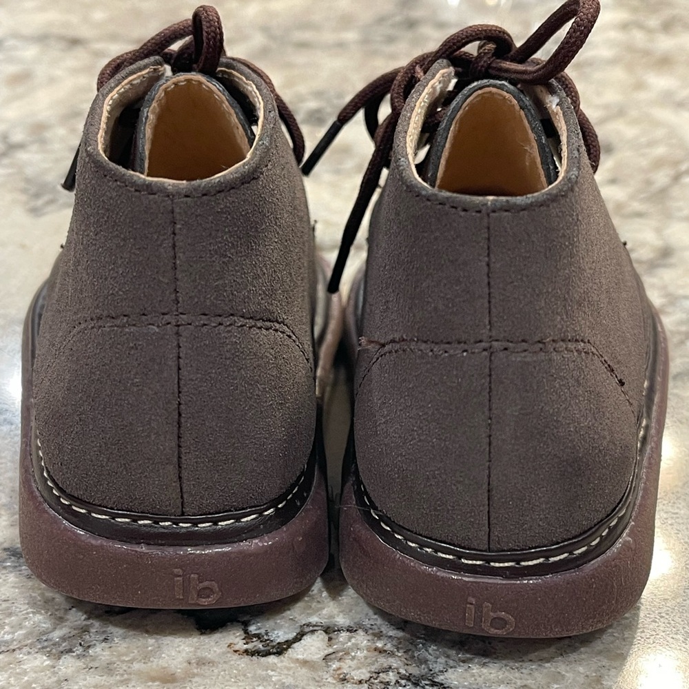 Itzy Bitzy Brown suede Kids Toddler Shoes with squeaky sole, size 3